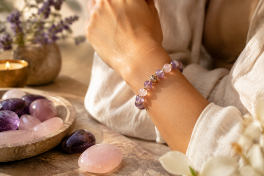 Quel poignet pour porter son bracelet en pierres naturelles ?