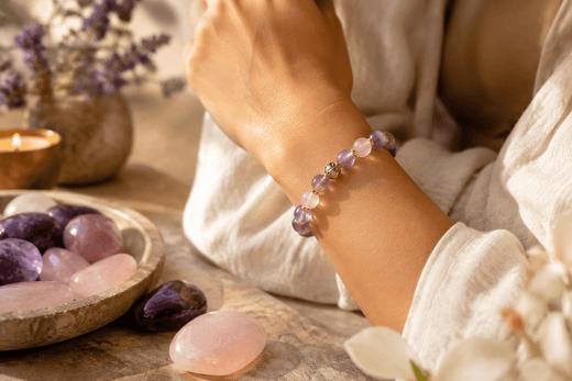 Quel poignet pour porter son bracelet en pierres naturelles ?