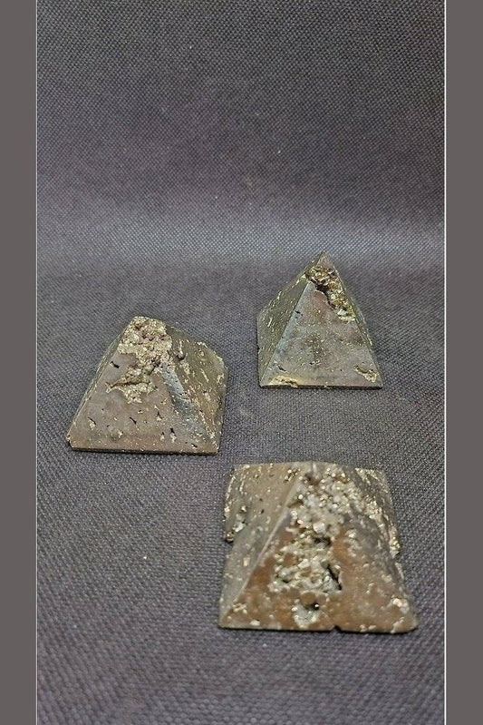 Pyramide en Pyrite Naturelle - Abondance et Protection Taille M Kumari Legacy