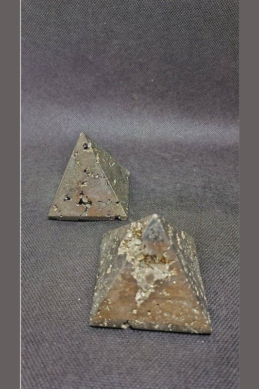 Pyramide en Pyrite Naturelle - Abondance et Protection Taille L Kumari Legacy