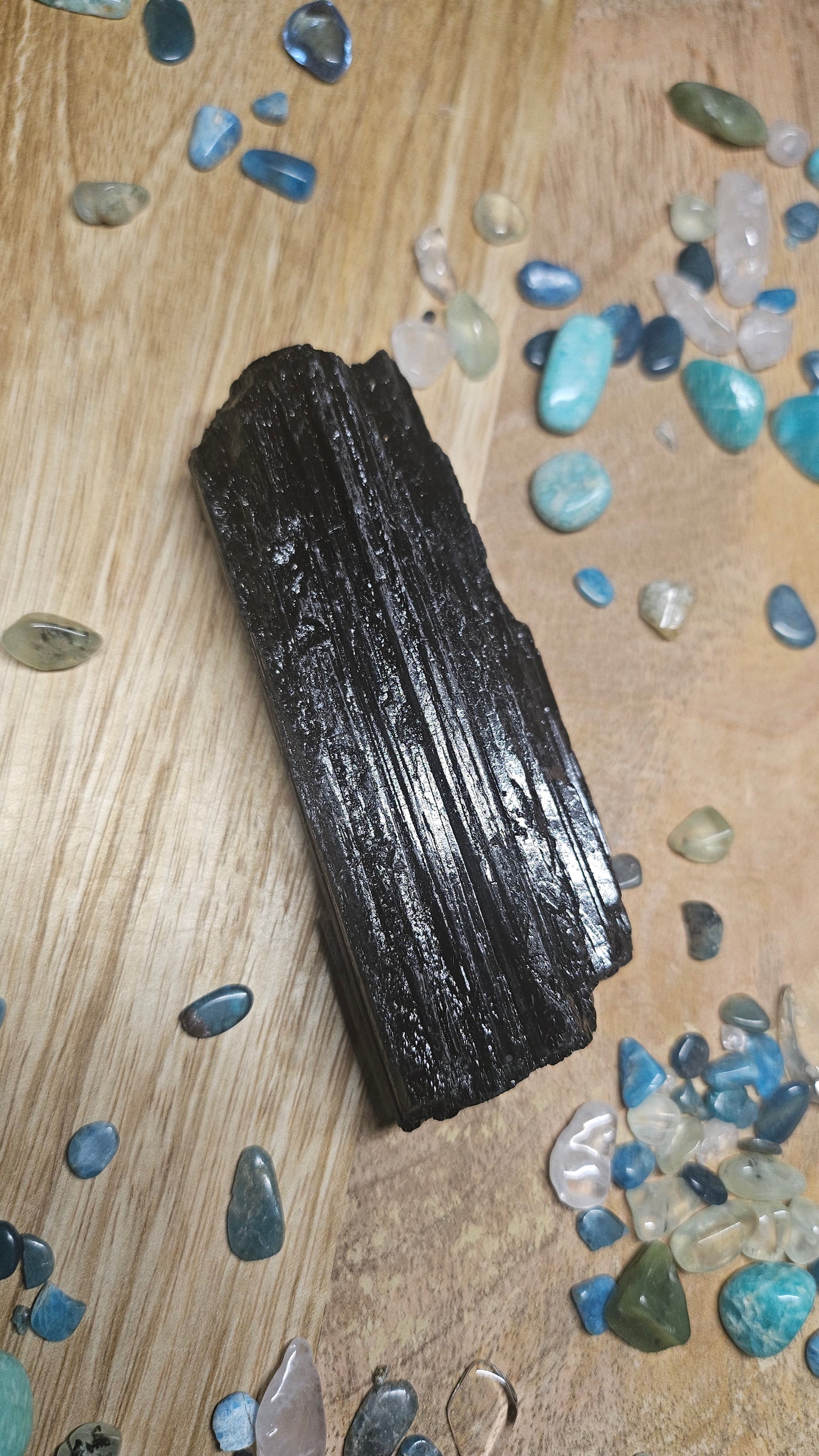 Spécimens de Tourmaline Noire – 🛡️ "Les Gardiens de Cro-Magnon" 🌑