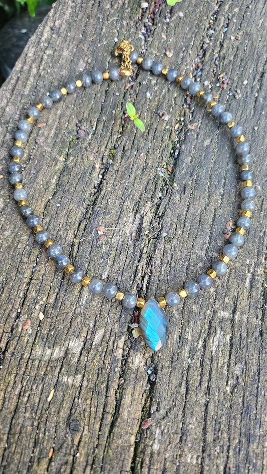 Collier Enchantée en Labradorite - Bijoux de qualité supérieure | BoutcollierKumari Legacyen Labradorite - Bijoux de qualité