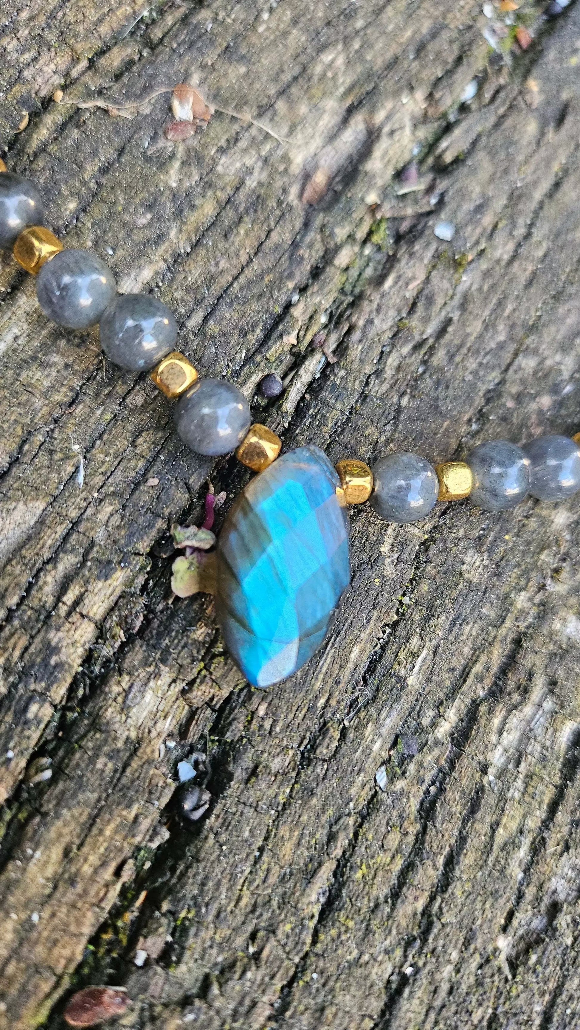 Collier Enchantée en Labradorite - Bijoux de qualité supérieure | BoutcollierKumari Legacyen Labradorite - Bijoux de qualité