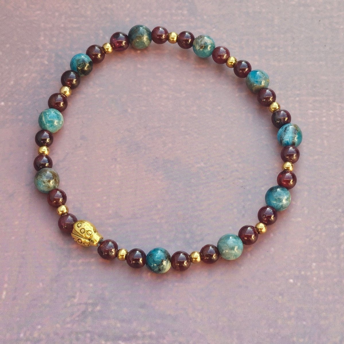 Bracelet Apatite bleue & Grenat – 4mm/6mm - Kumari Legacy