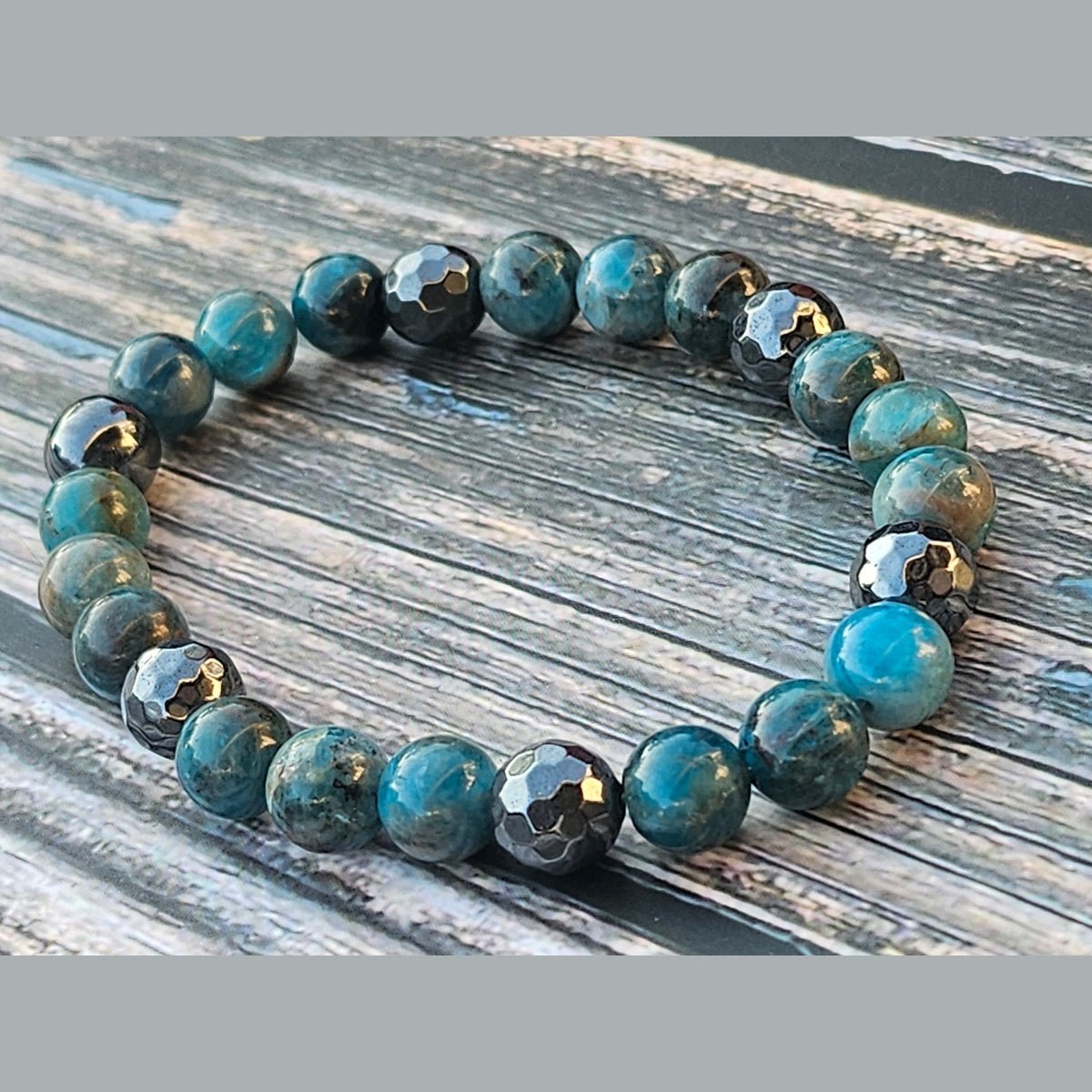 Bracelet Apatite bleue & Hématite – 8mm - Kumari Legacy