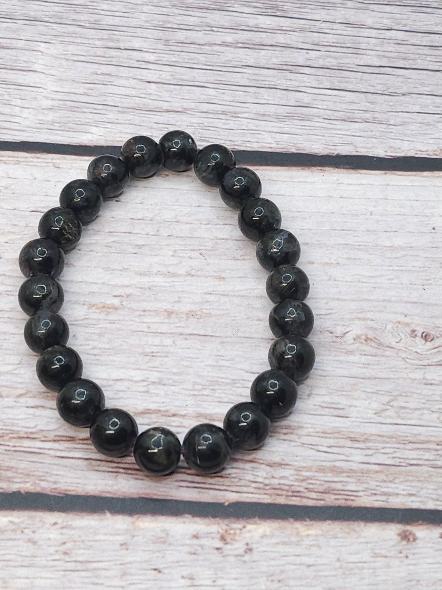 Bracelet Arfvedsonite & Grenat 8mm - Kumari Legacy