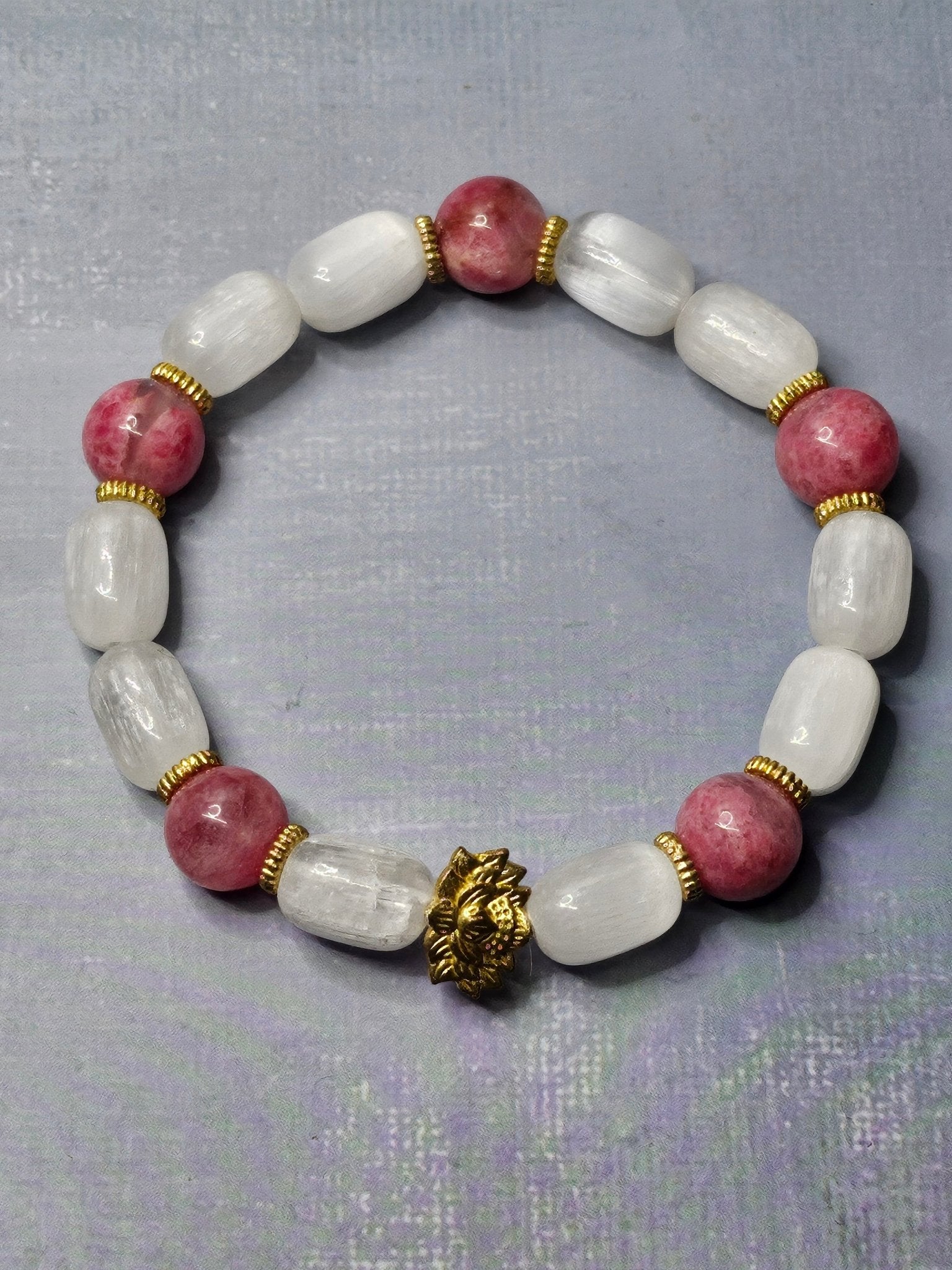 Bracelet “Eirene” – Sélénite & Rhodonite – Sur mesure - Kumari Legacy