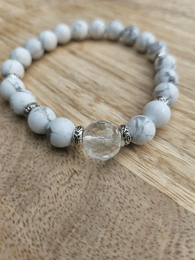 Bracelet “Séléné” – Howlite blanche 8 mm – Sur mesure - Kumari Legacy