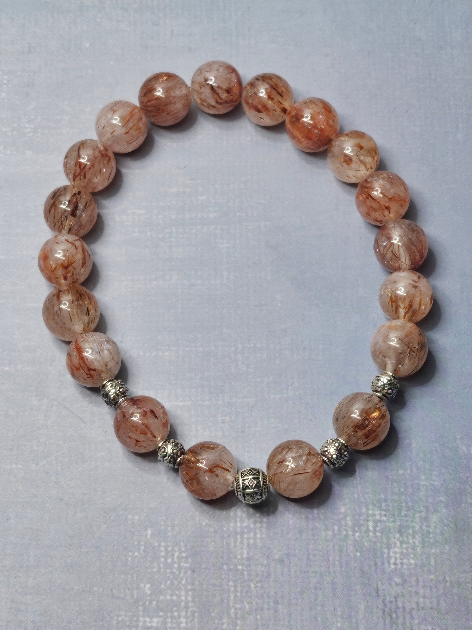 Bracelet “Sól” – Héliolite (Pierre de soleil) 8 mm – Sur mesure - Kumari Legacy