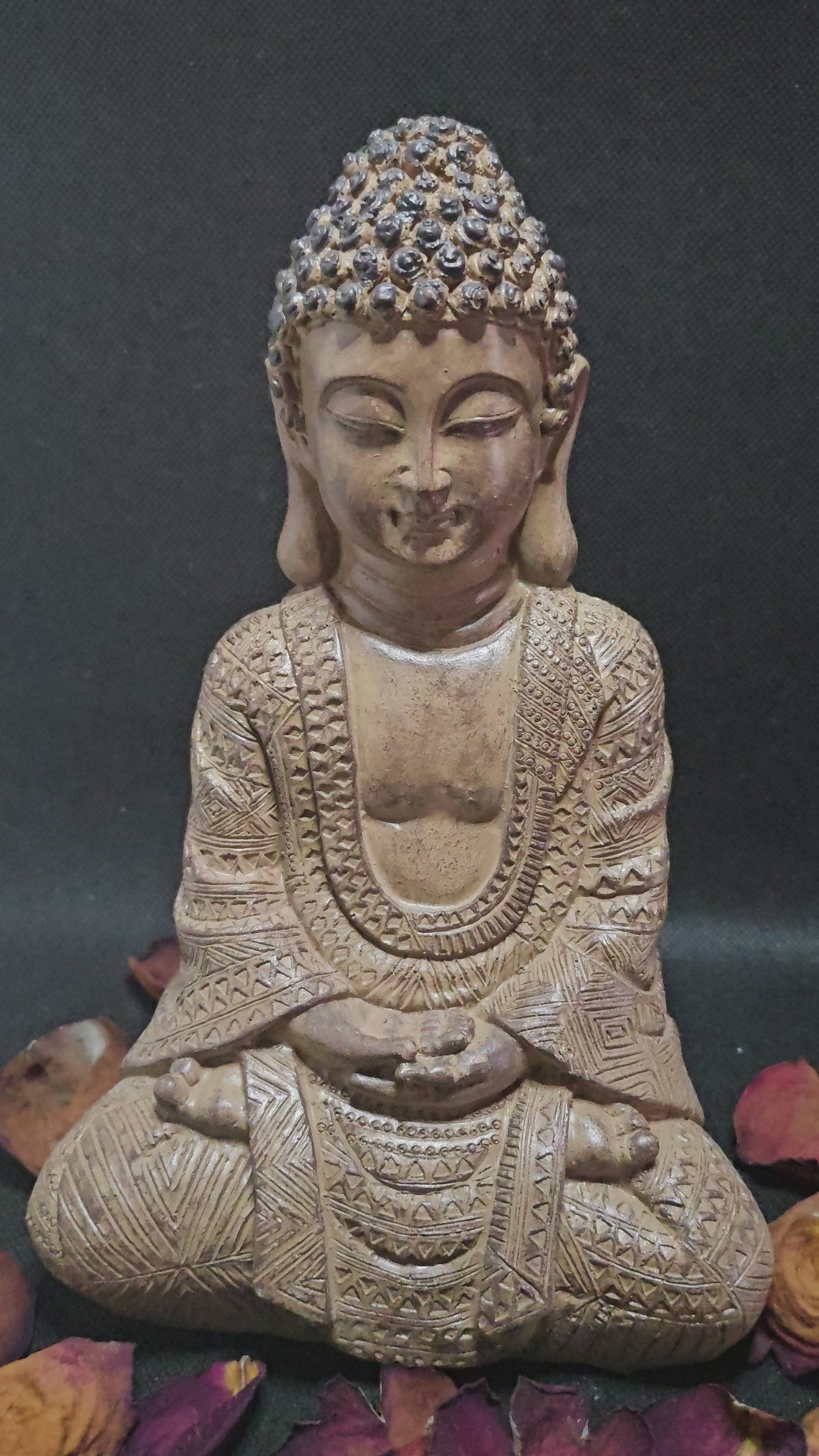 Statuette de Bouddha en Bois - Sérénité et Spiritualité