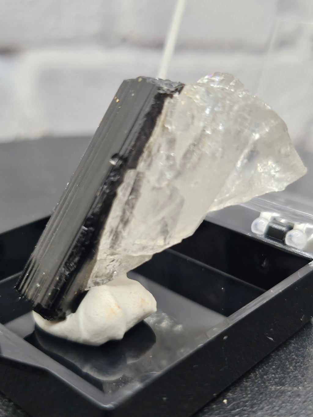Quartz Hyalin & Tourmaline Himalaya – Spécimen Collector QHT - A | 12.13g - Kumari Legacy