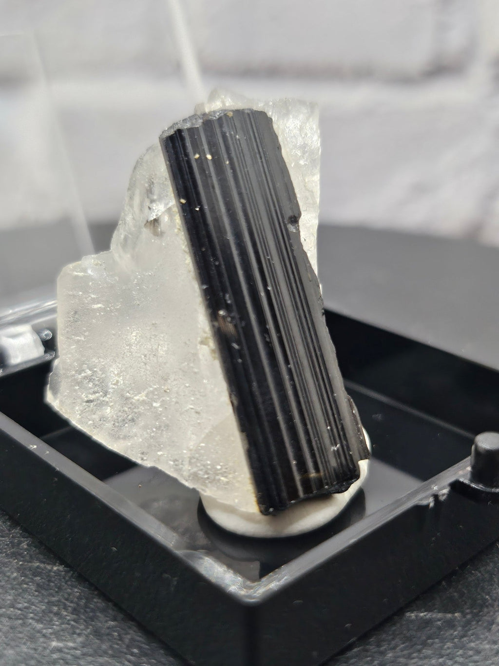 Quartz Hyalin & Tourmaline Himalaya – Spécimen Collector QHT - A | 12.13g - Kumari Legacy