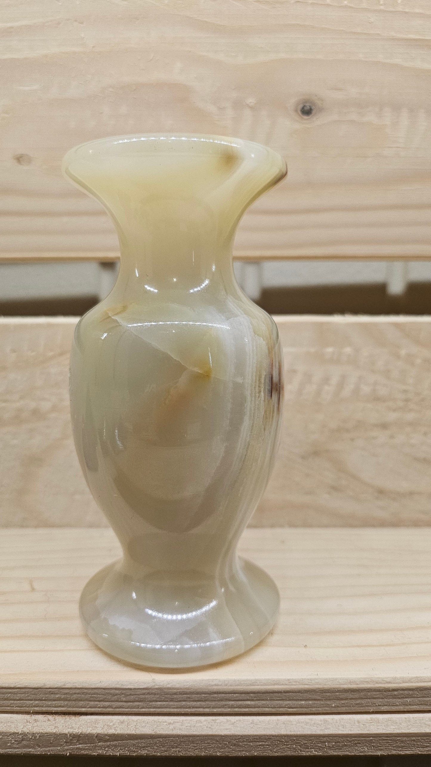 Vase en Jade d'Afghanistan - Artisanat d'Excellence