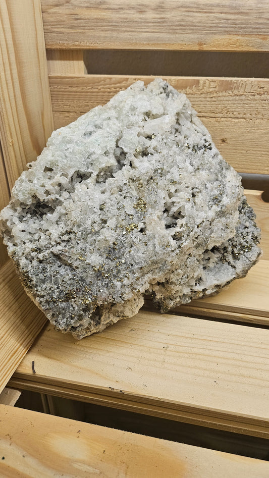 Spécimen de Pyrite et Quartz - Énergie et Clarté