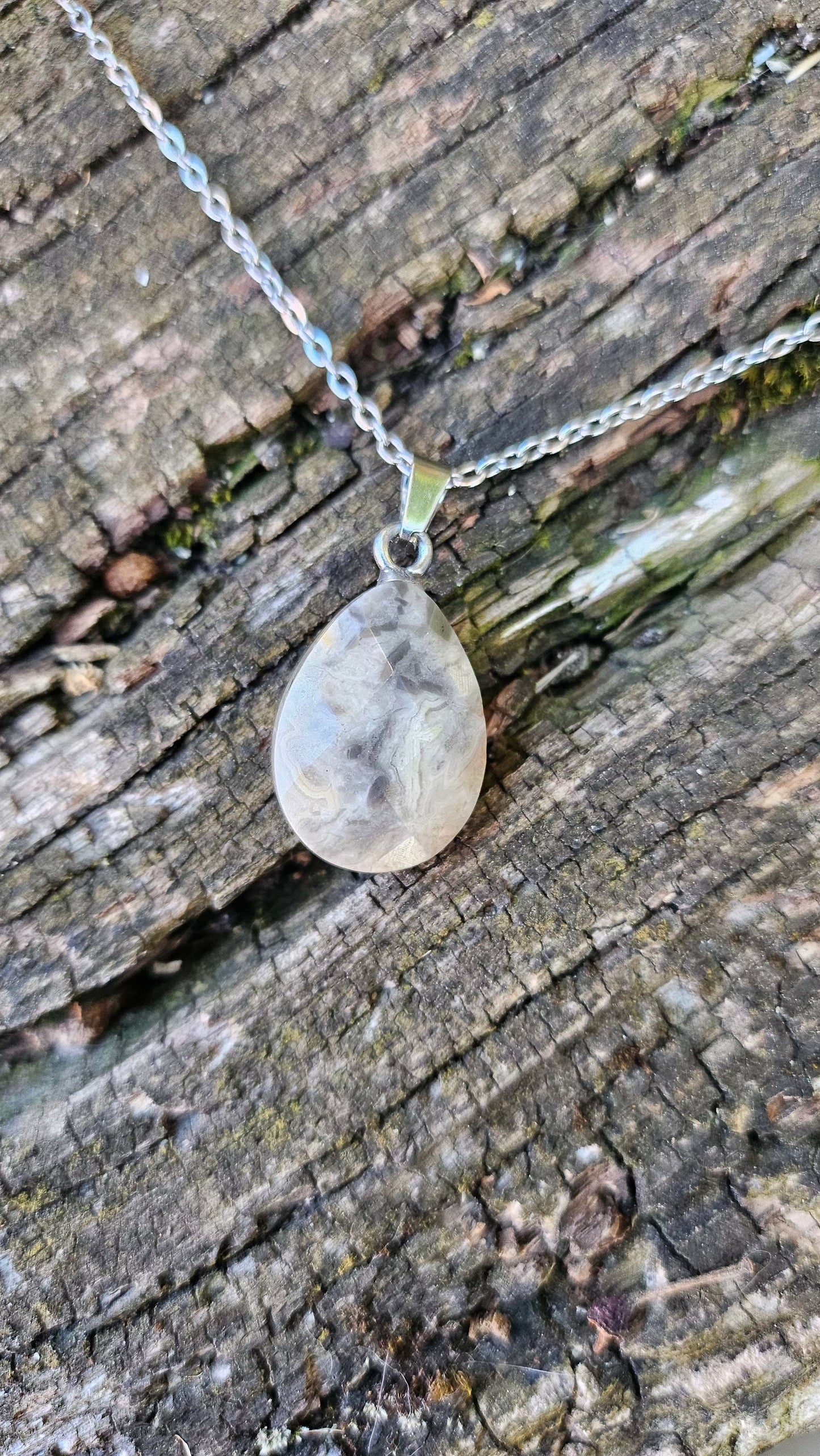 Collier "Éclat de nature" en Crazy Lace Agate - Joie de Vivre et Protection Énergétique