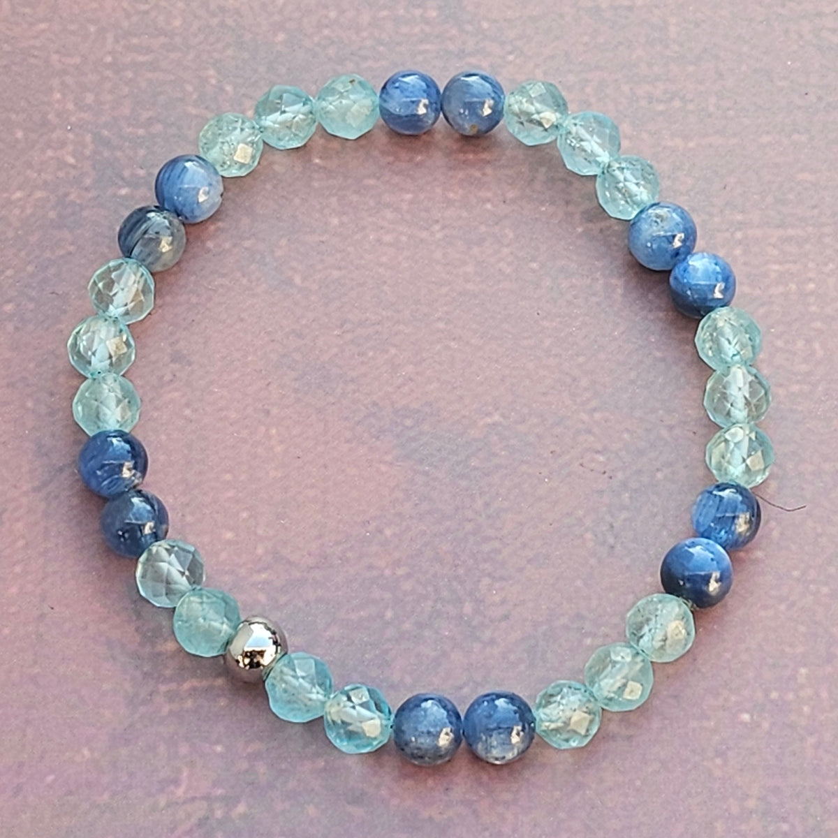 Bracelet Cyanite bleue & Topaze facettée – 6mm