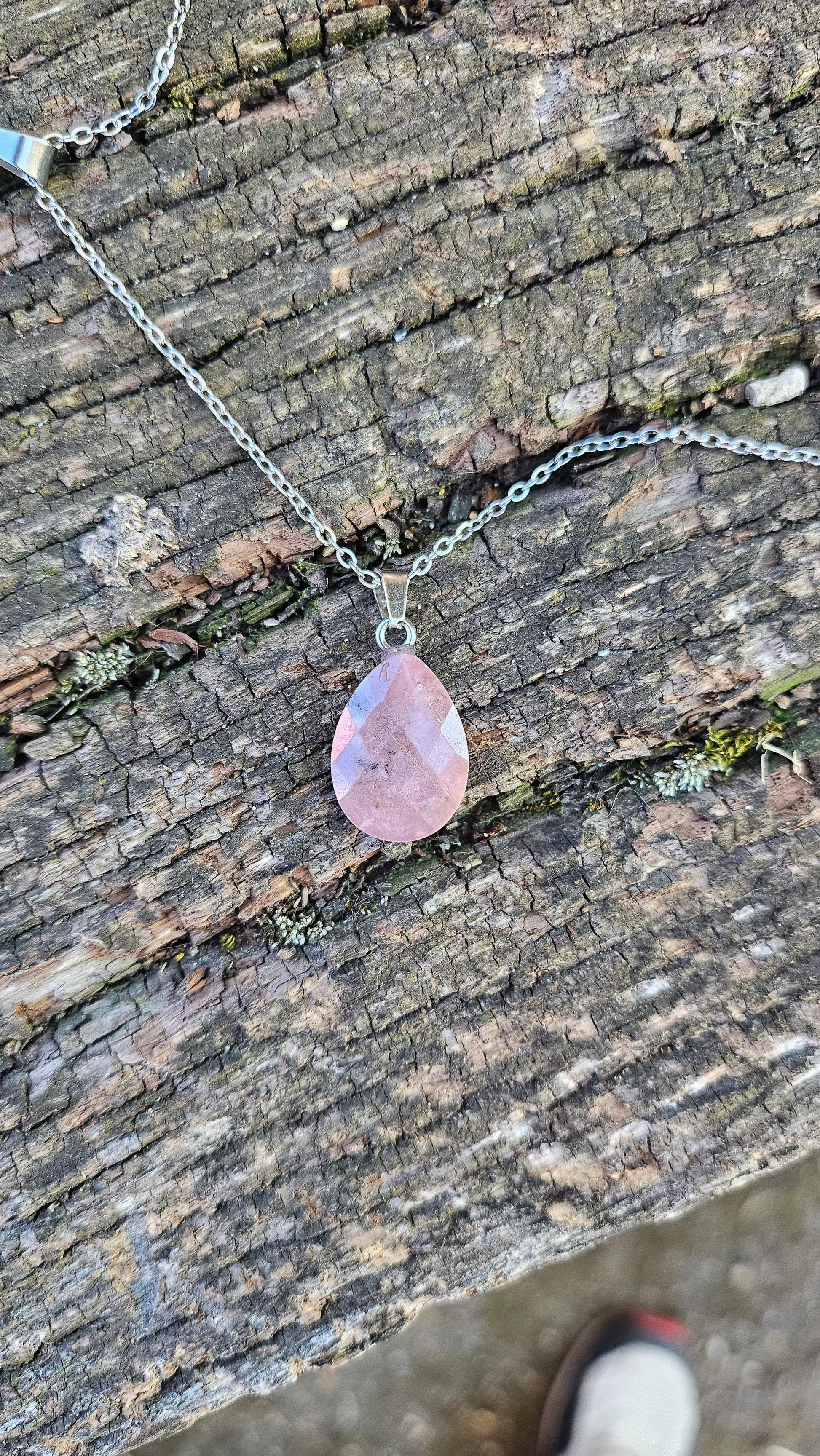 Collier "Éclat de nature" en Rhodonite - Harmonie Émotionnelle et Amour Inconditionnel