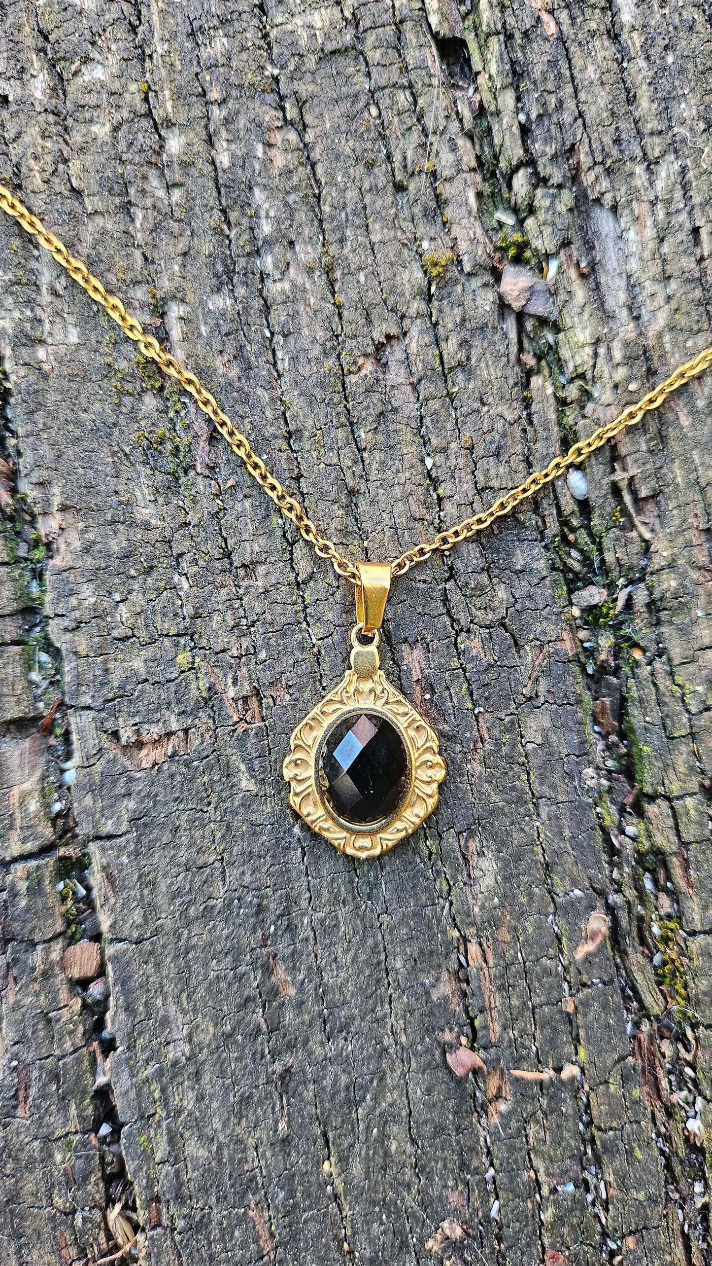 Collier "Médaillon de lumière" en Obsidienne Noire - Protection et Élégance Intemporelle GOLD