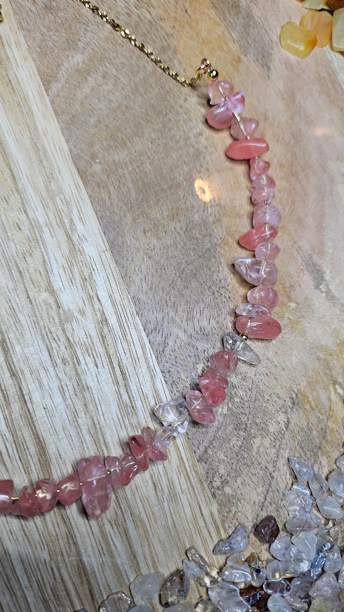 Ensemble Tour de Cou (Pierres Brutes) et Bracelet en Quartz Fraise - Amour et Vitalité