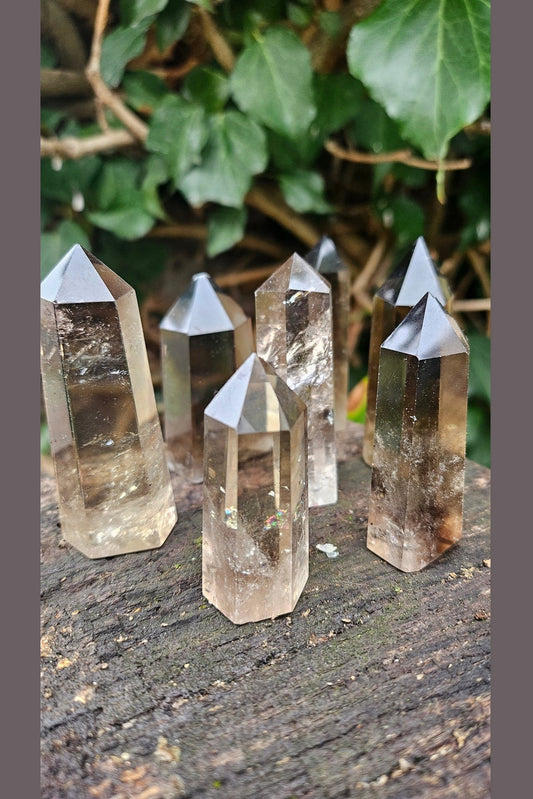 Obelisk in Natural Smoky Quartz - Elegance and Anchoring

 Explore the