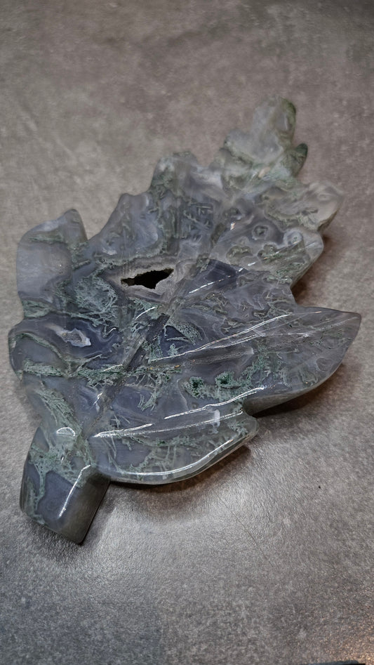 Feuille Sculptée en Agate Mousse - Connexion à la Nature