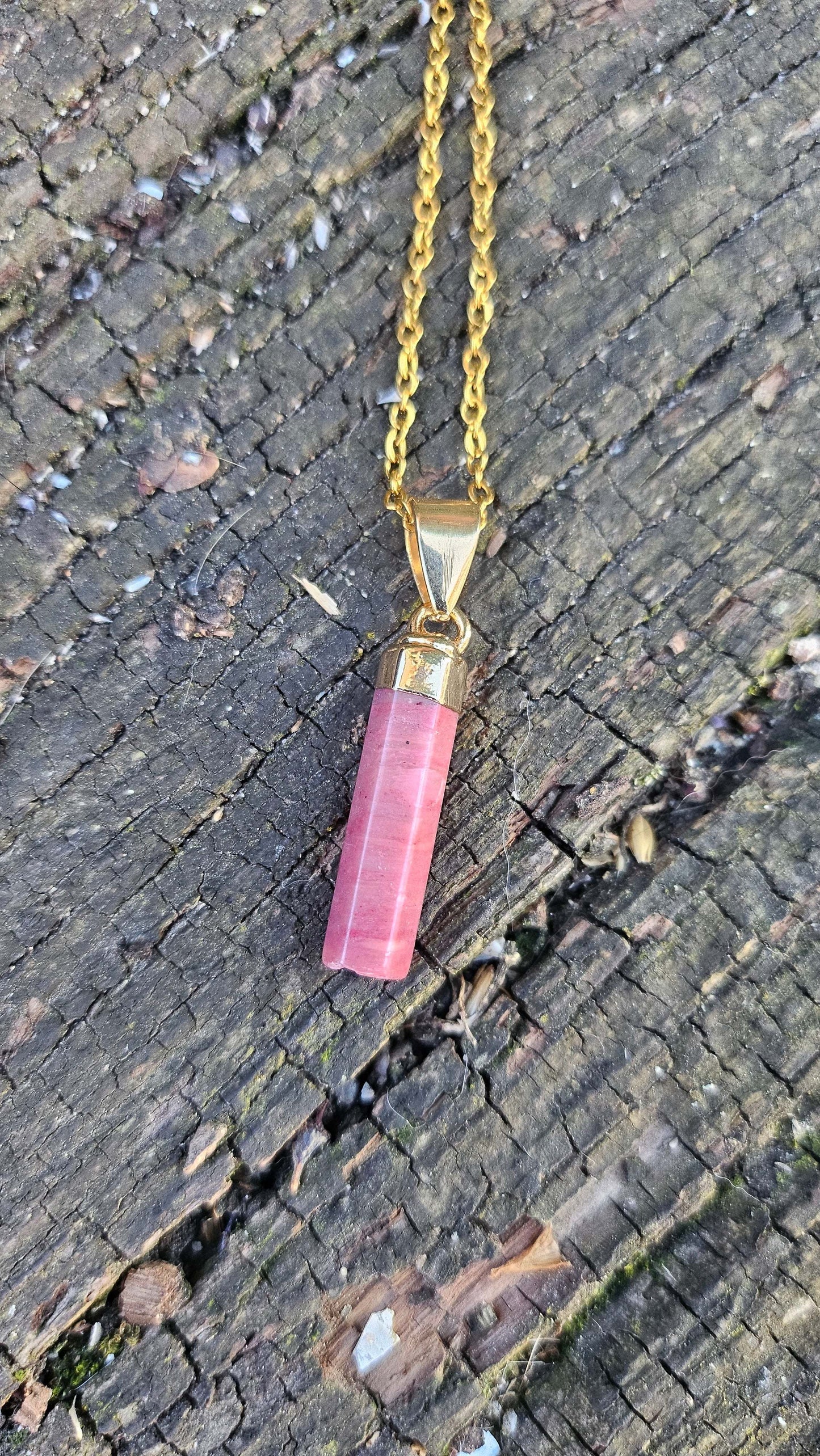 Collier "Stick" en Rhodonite - Élégance et Guérison Émotionnelle