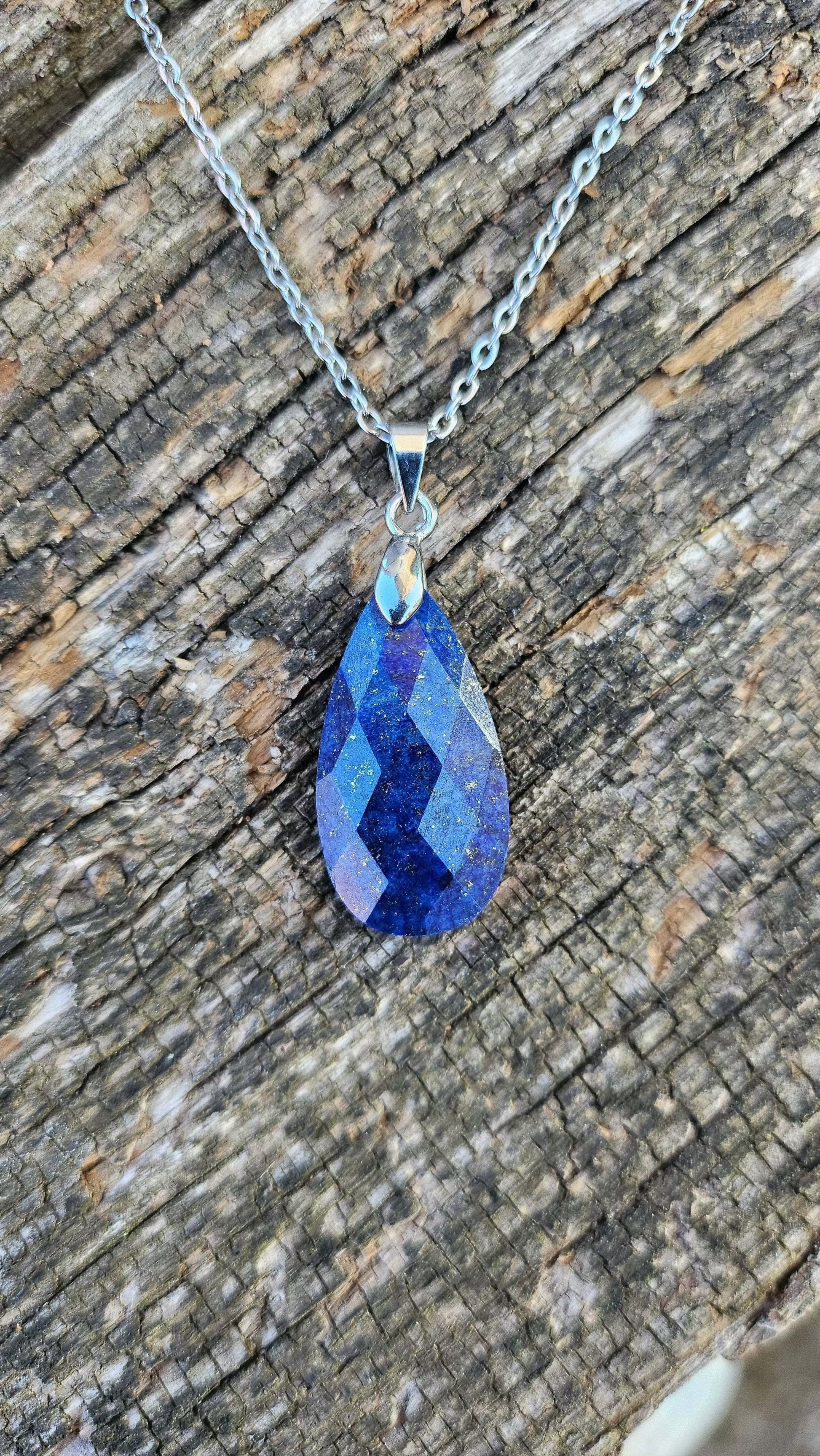 Collier "Gouttes Facettées" en Lapis Lazuli - Chaîne en Acier Inoxydable GOLD