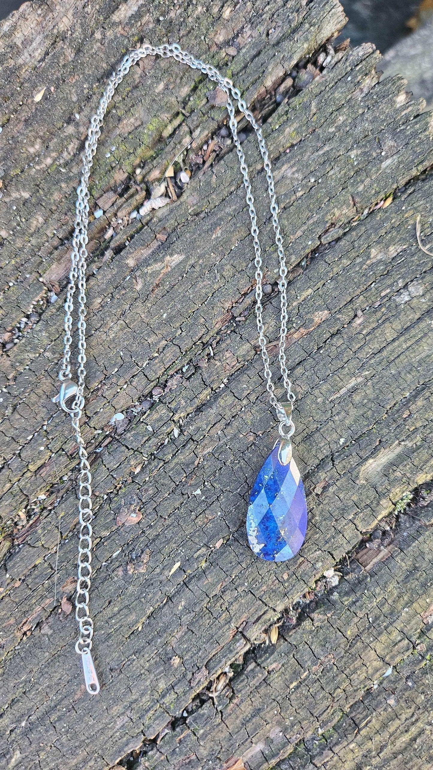 Collier "Gouttes Facettées" en Lapis Lazuli - Chaîne en Acier Inoxydable SILVER