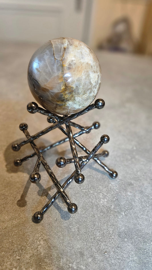 Sphère en Pierre de Lune Pêche - Équilibre et Sérénité