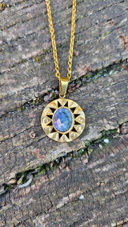 Pendentif "Médaillon sacré" en Lapis Lazuli - Harmonie Spirituelle et Énergie Positive